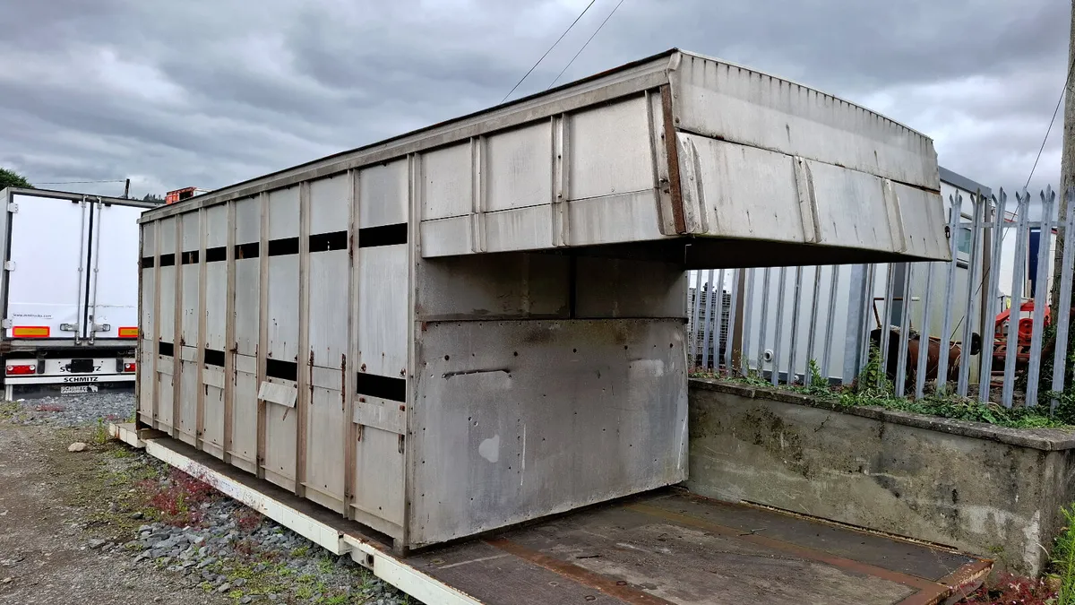 Alloy  Livestock Body For Sale 18 Foot Long - Image 1