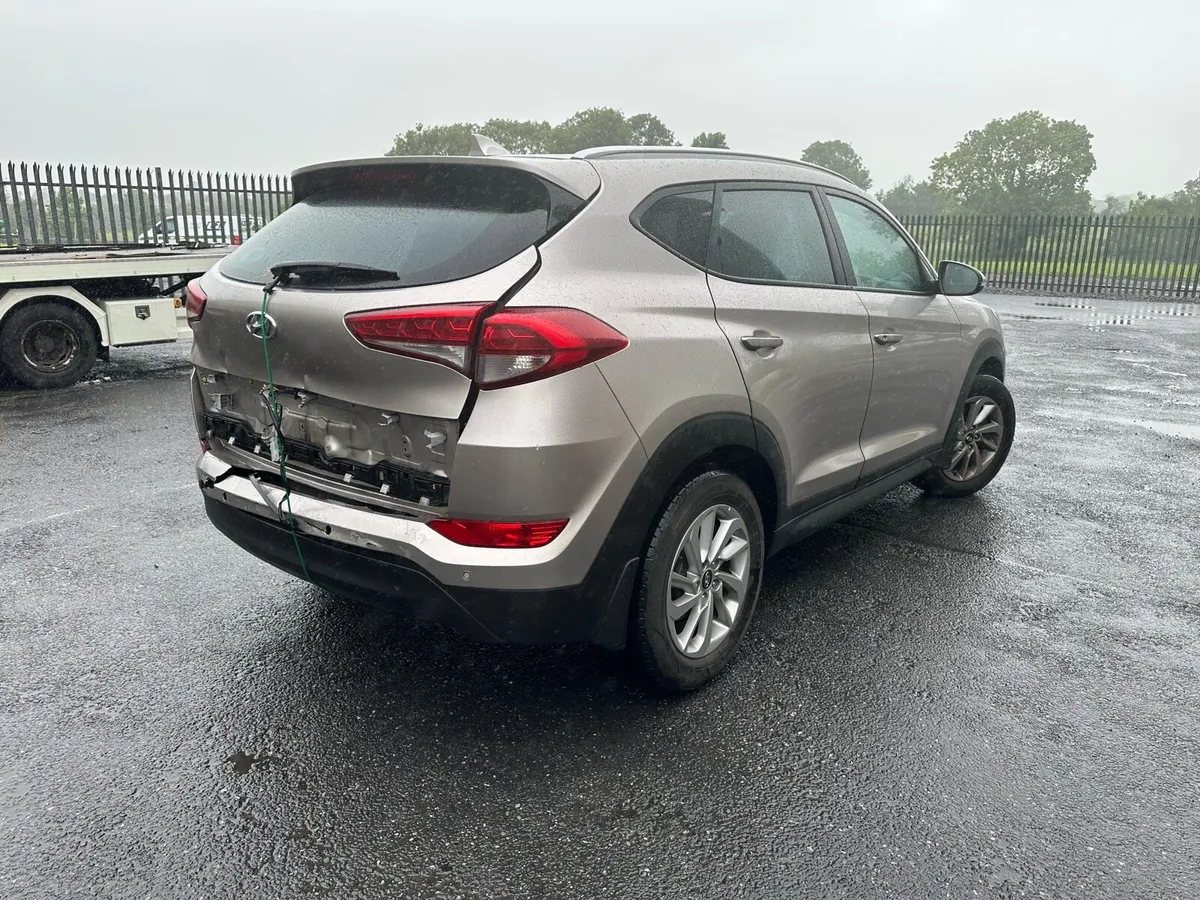 2016 Hyundai Tucson 1.7crdi DRIVE HOME - Image 4