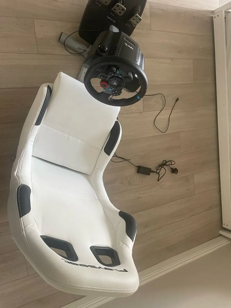 Playseat Evolution Racing Cockpit & Logitech G29 Racing Wheel - Image 1