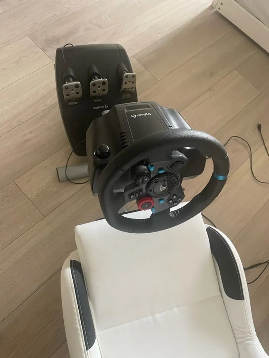 Playseat Evolution Racing Cockpit & Logitech G29 Racing Wheel - Image 2