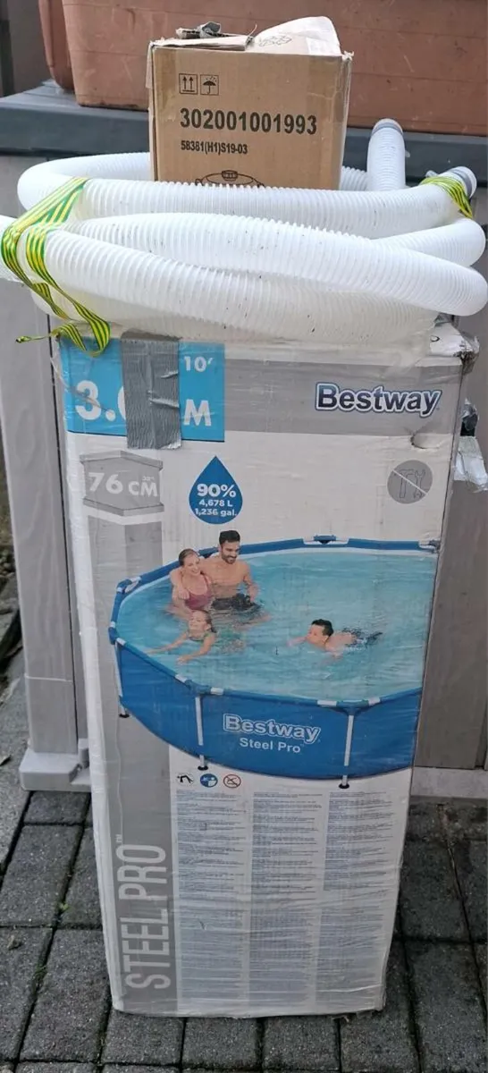 Bestway Steel Pro Swimming Pool 305x76 cm - Image 1