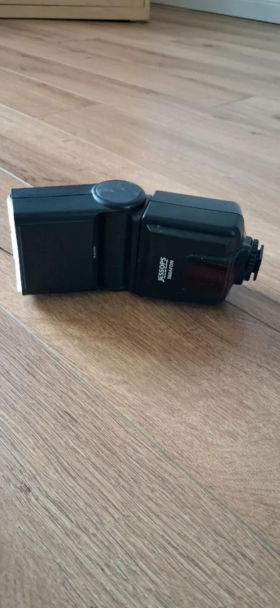 Camera flash - Image 2