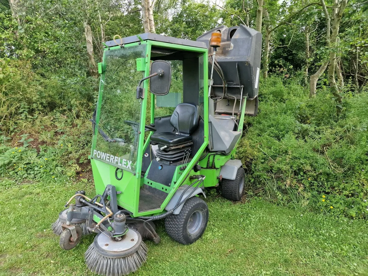 Egholm road sweeper roadsweeper no vat - Image 2