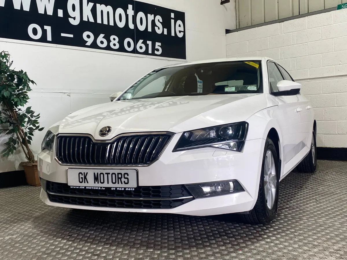 Skoda Superb 2018///LOW MILEAGE//FINANCE AVAILABLE - Image 2
