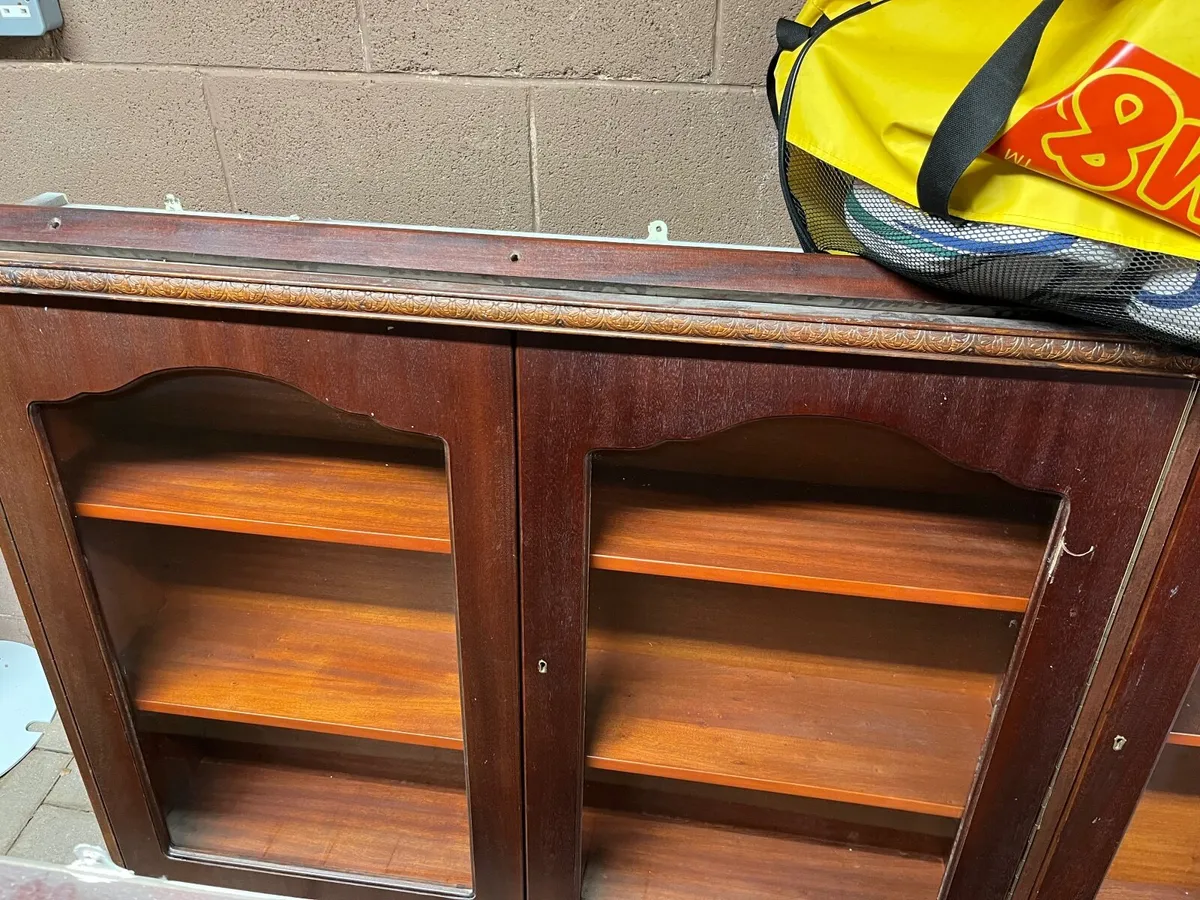 Display cabinets - Image 3