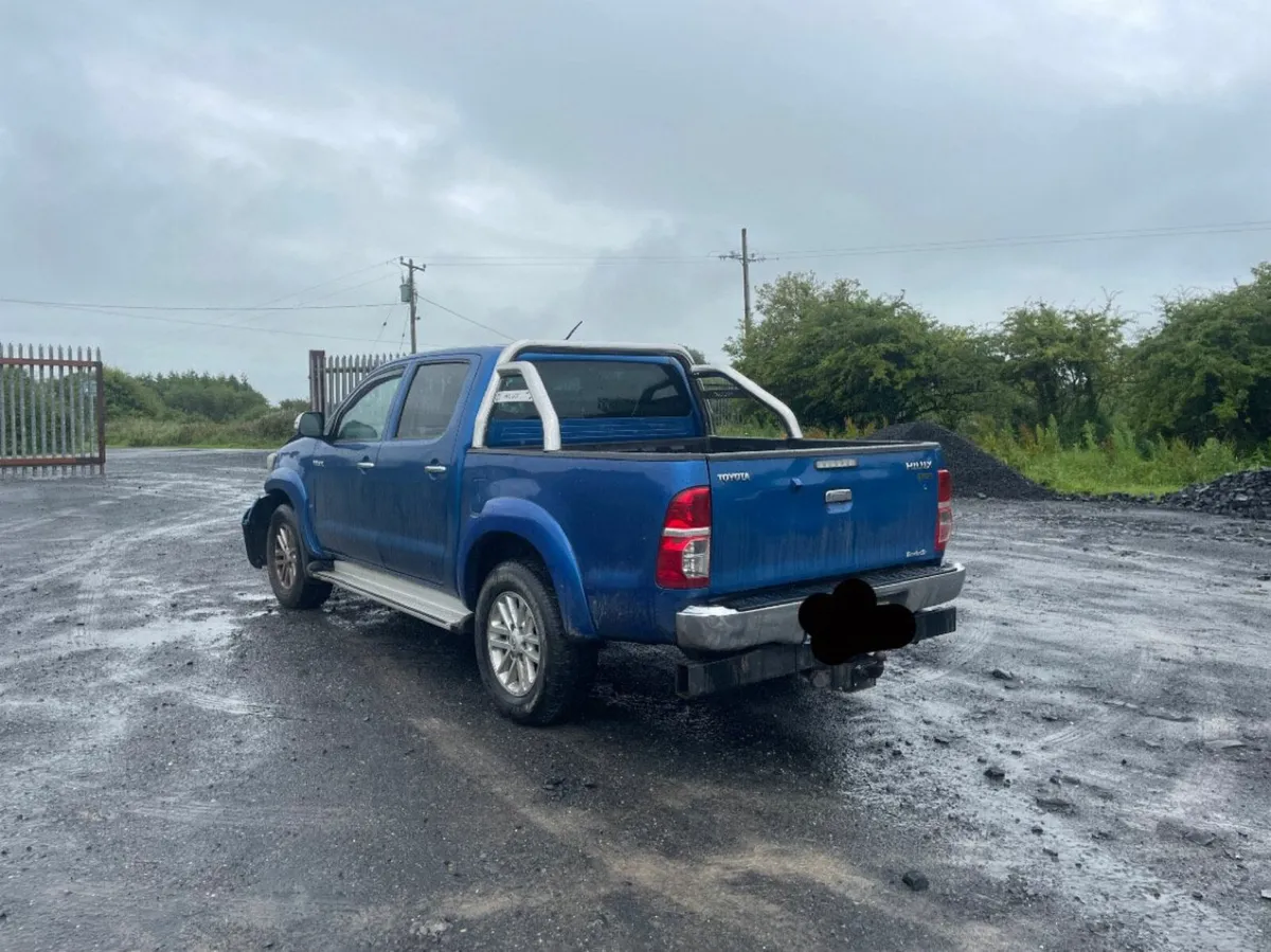 Toyota Hilux 2013 - Image 2