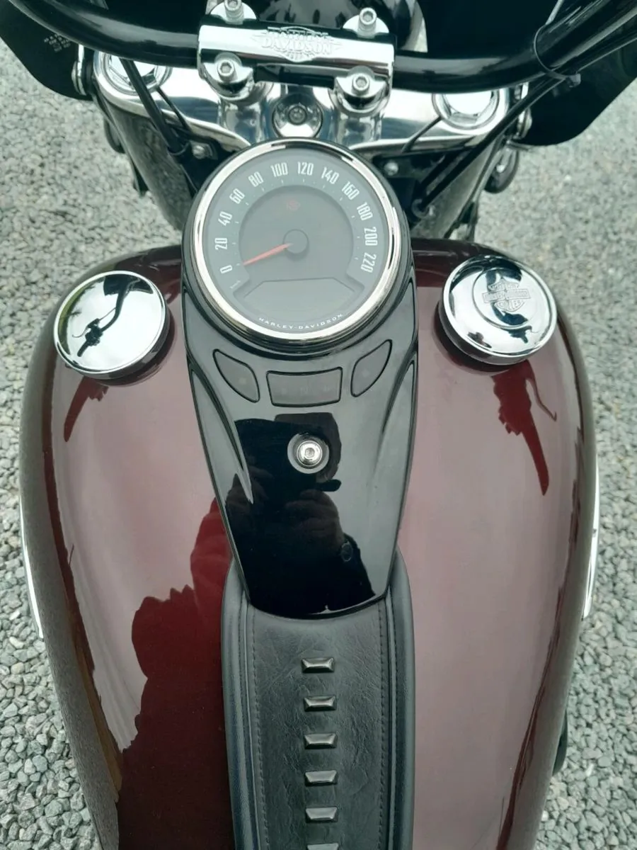 PRICE DROP LOW MILES HERITAGE SOFTAIL CLASSIC 114 - Image 2