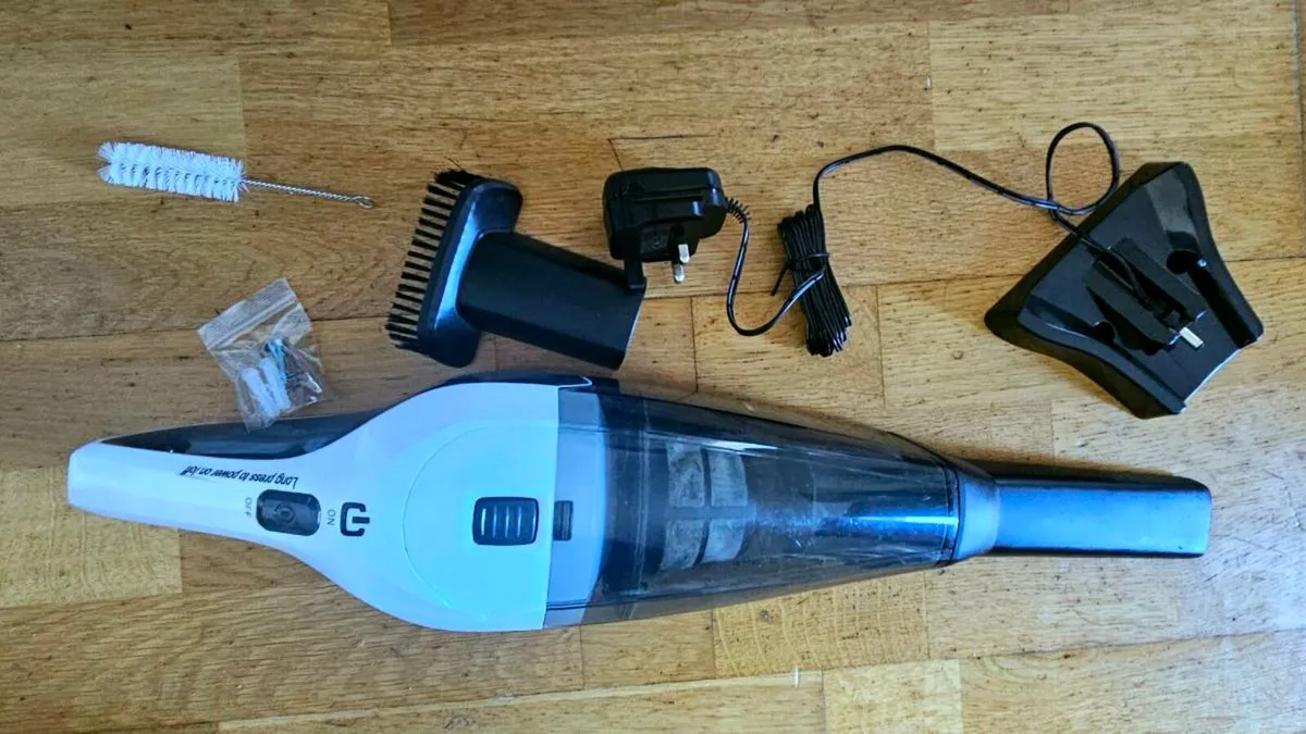 Handheld Cordless Vacuum Cleaner – €30