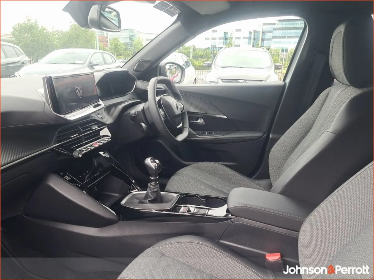 Peugeot 2008 1.2 Puretech 100bhp Allure - Image 4