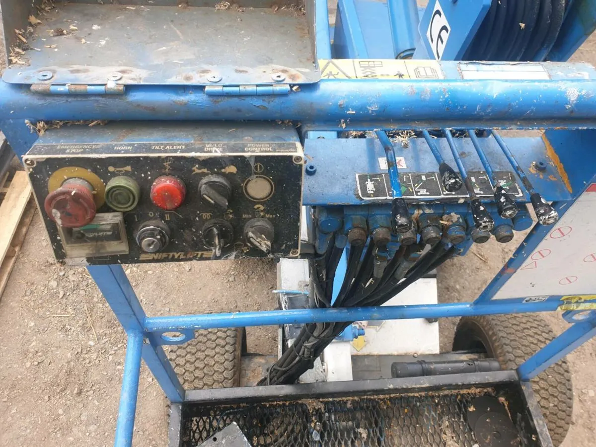 Cherry picker - Image 2