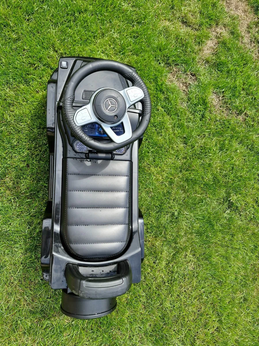 Ride on car + scooter - Image 2