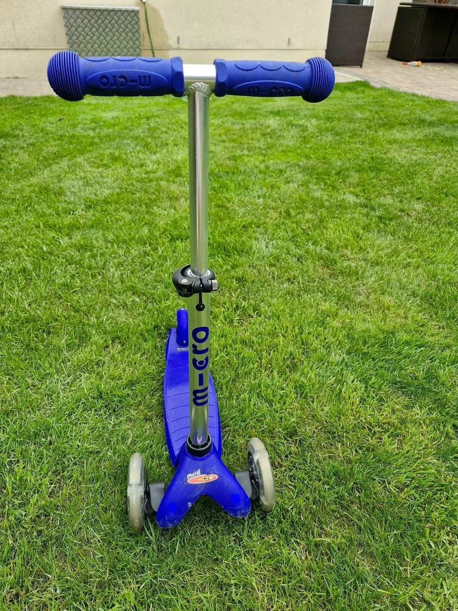 Ride on car + scooter - Image 4