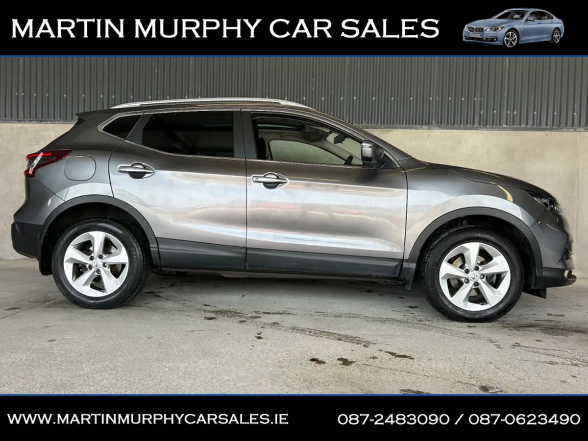 Nissan Qashqai 1.5 DSL SE AUTO * ONE OWNER * GLASS - Image 2