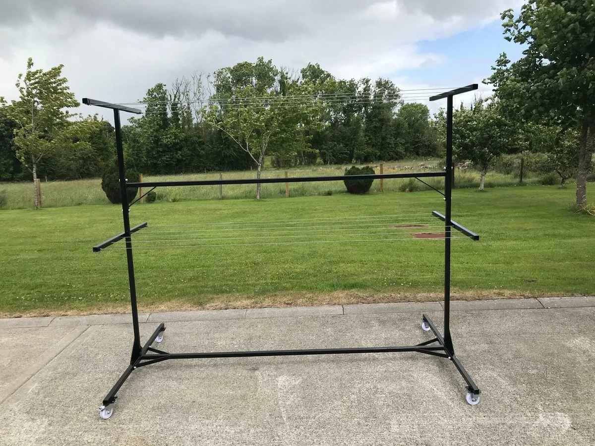 Clothes line on wheels