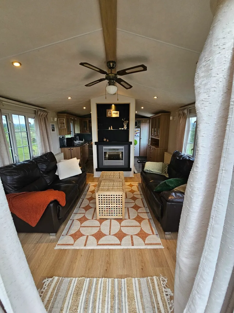 2005 BK Sheraton mobile home – 38ft x 12ft - Image 2