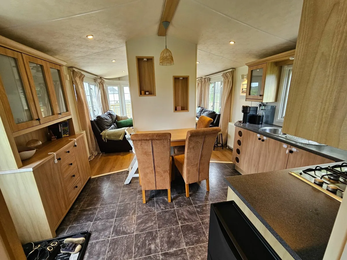 2005 BK Sheraton mobile home – 38ft x 12ft - Image 4