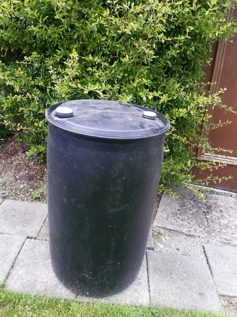Plastic barrel