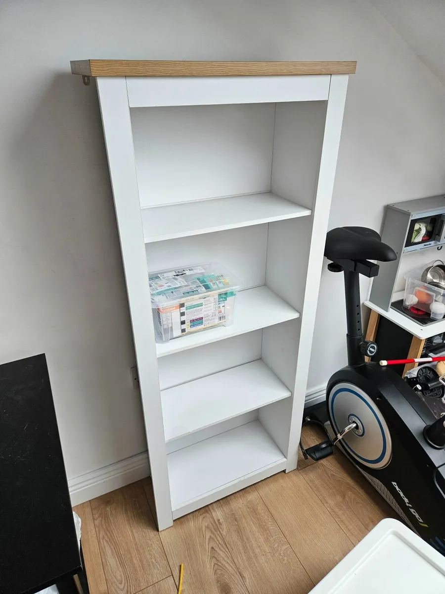 Book shelf - Image 1
