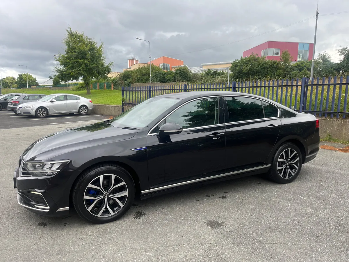 VOLKSWAGEN PASSAT GTE HIGHLINE 2021 - Image 1