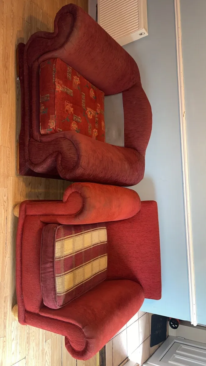 2 ARM CHAIRS FOR SALE CAN BE SOLD SEPARATELY!✅💬 - Image 1