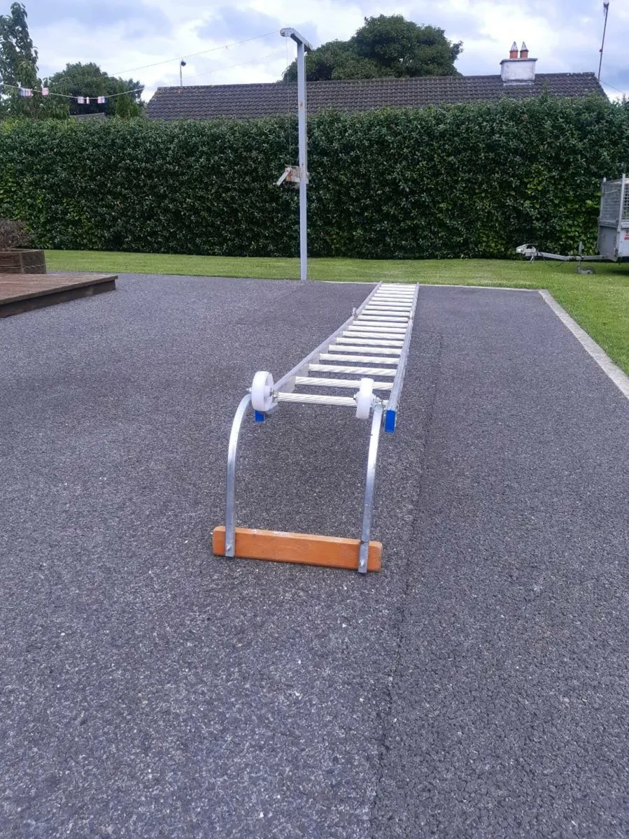 Roof ladder - Image 2