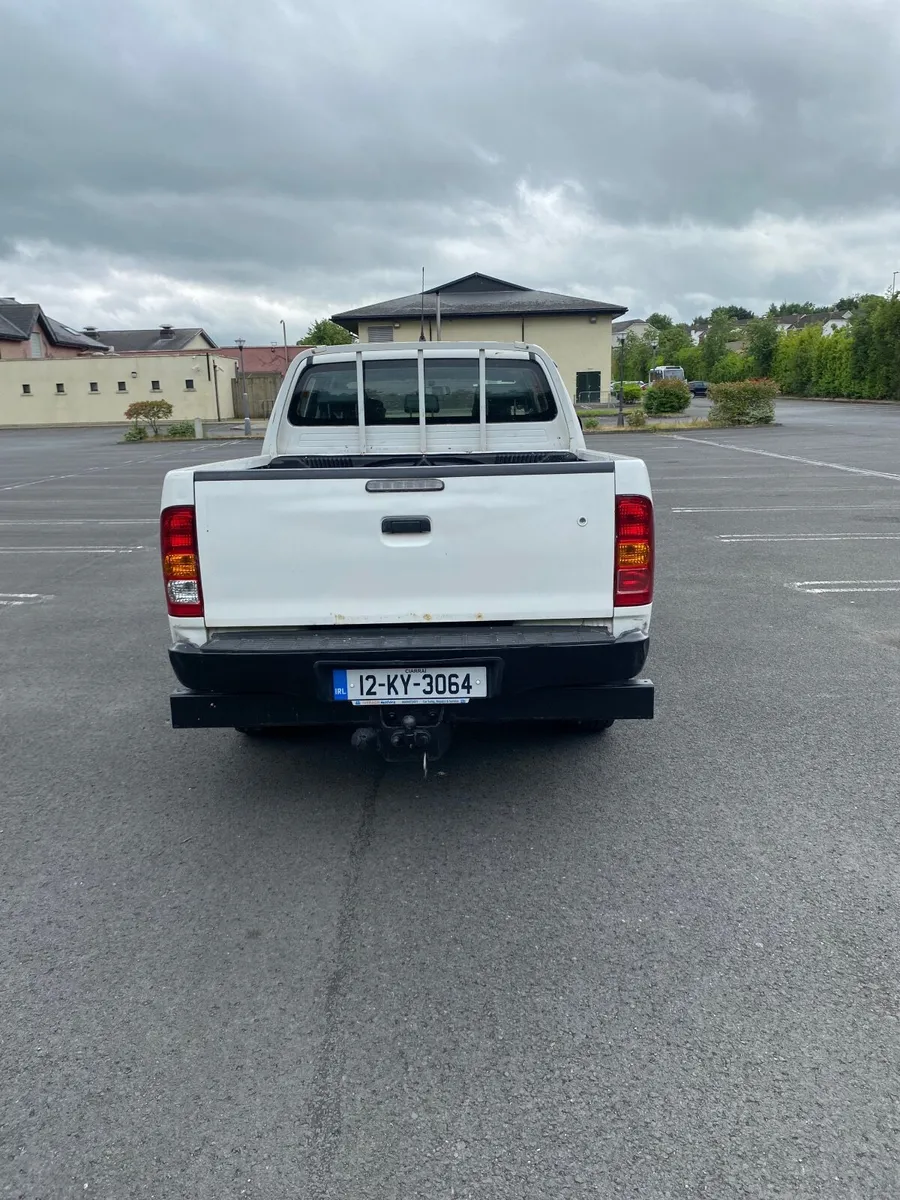 Toyota Hilux 2012 2.5 D4d 4x4 - Image 3