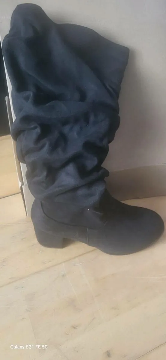 Ladies Black Suede Slouch Boots - Image 2