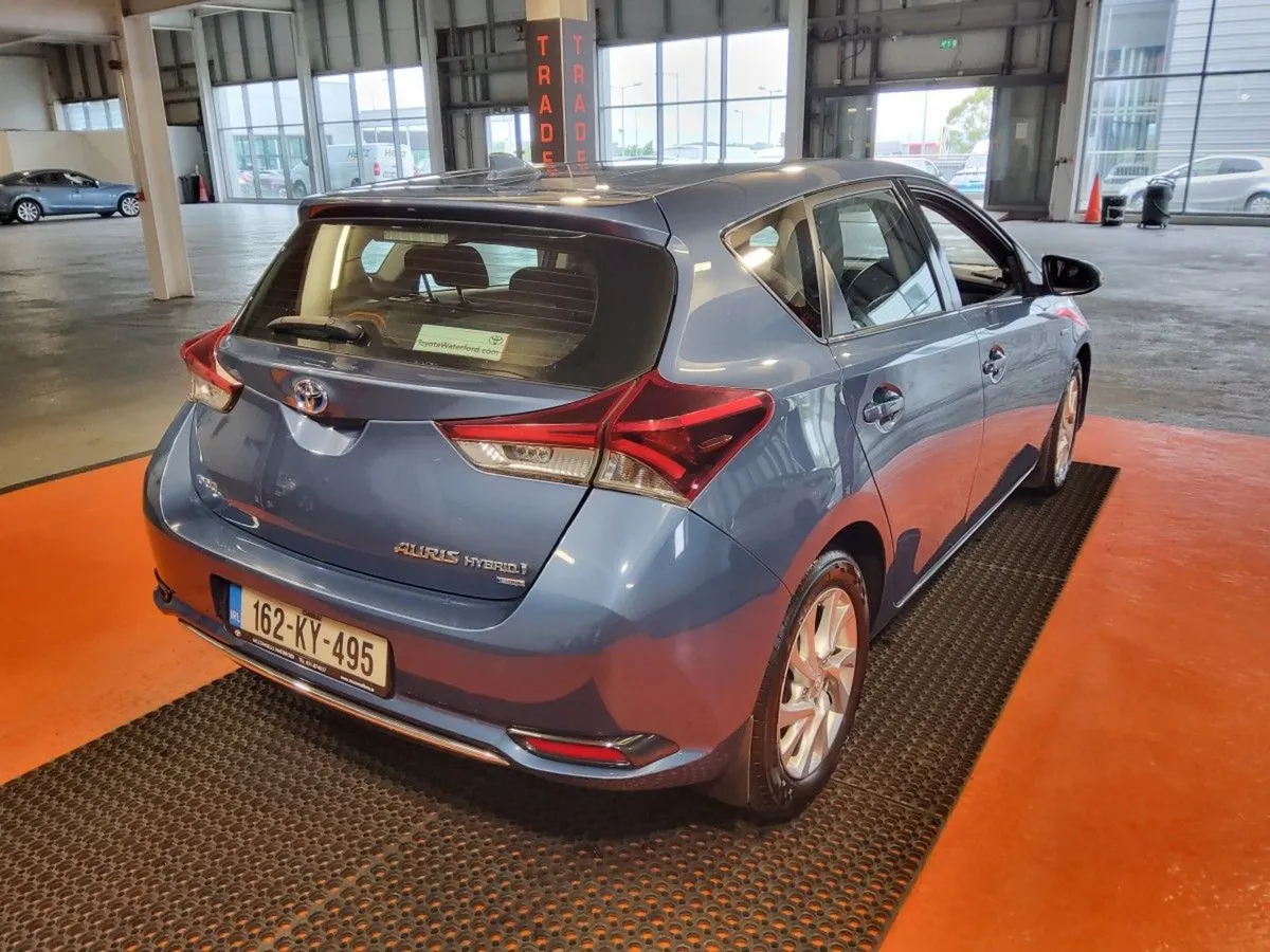 Toyota Auris Hybrid Luna - Image 3