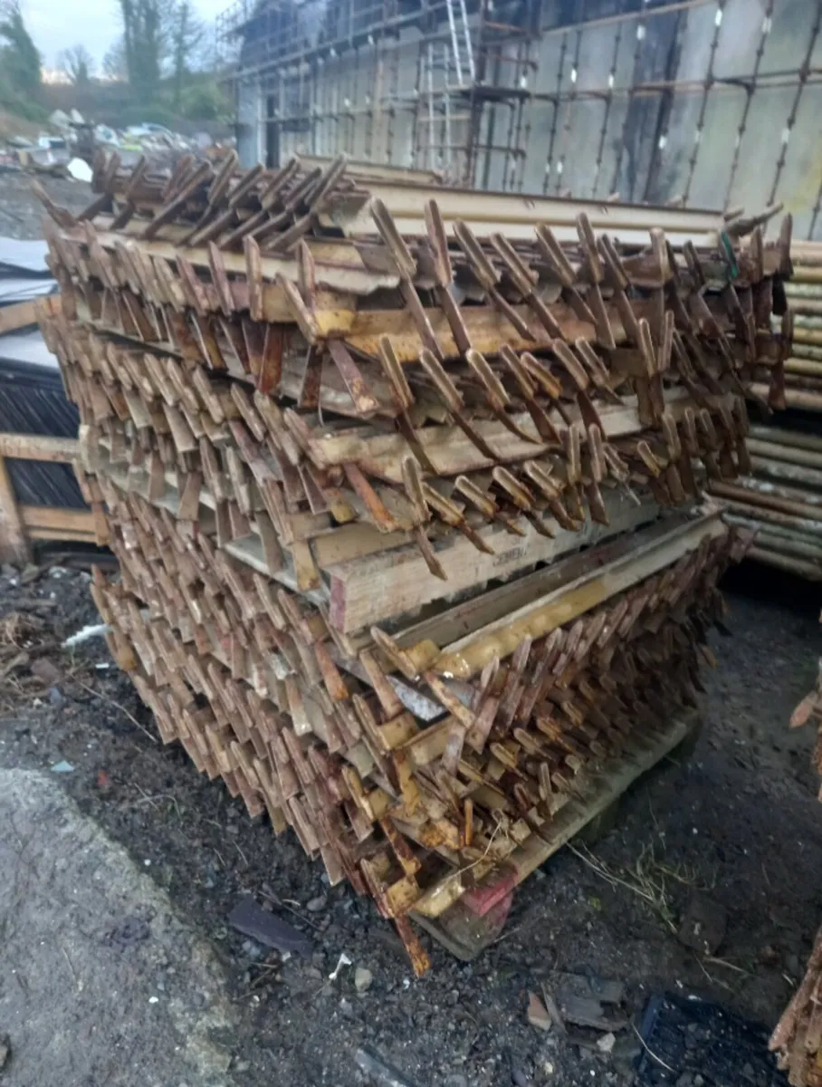 Clean graded Scaffolding - Image 3