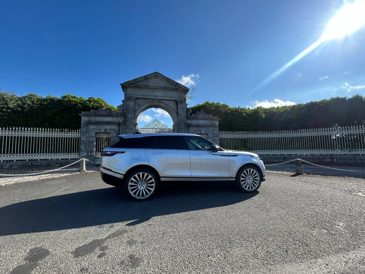 2018 Range Rover Velar  2.0 petrol 300p SE - Image 3