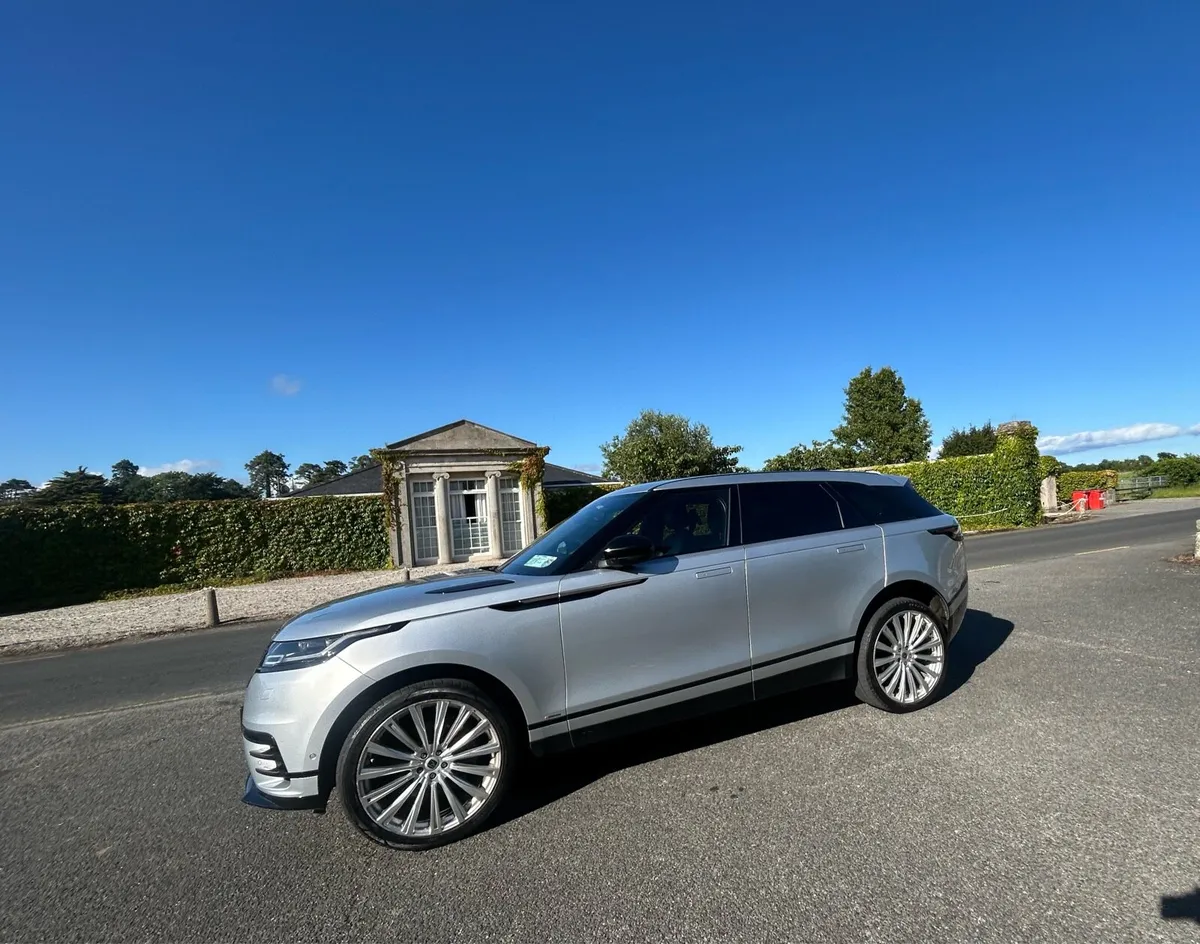 2018 Range Rover Velar  2.0 petrol 300p SE - Image 4