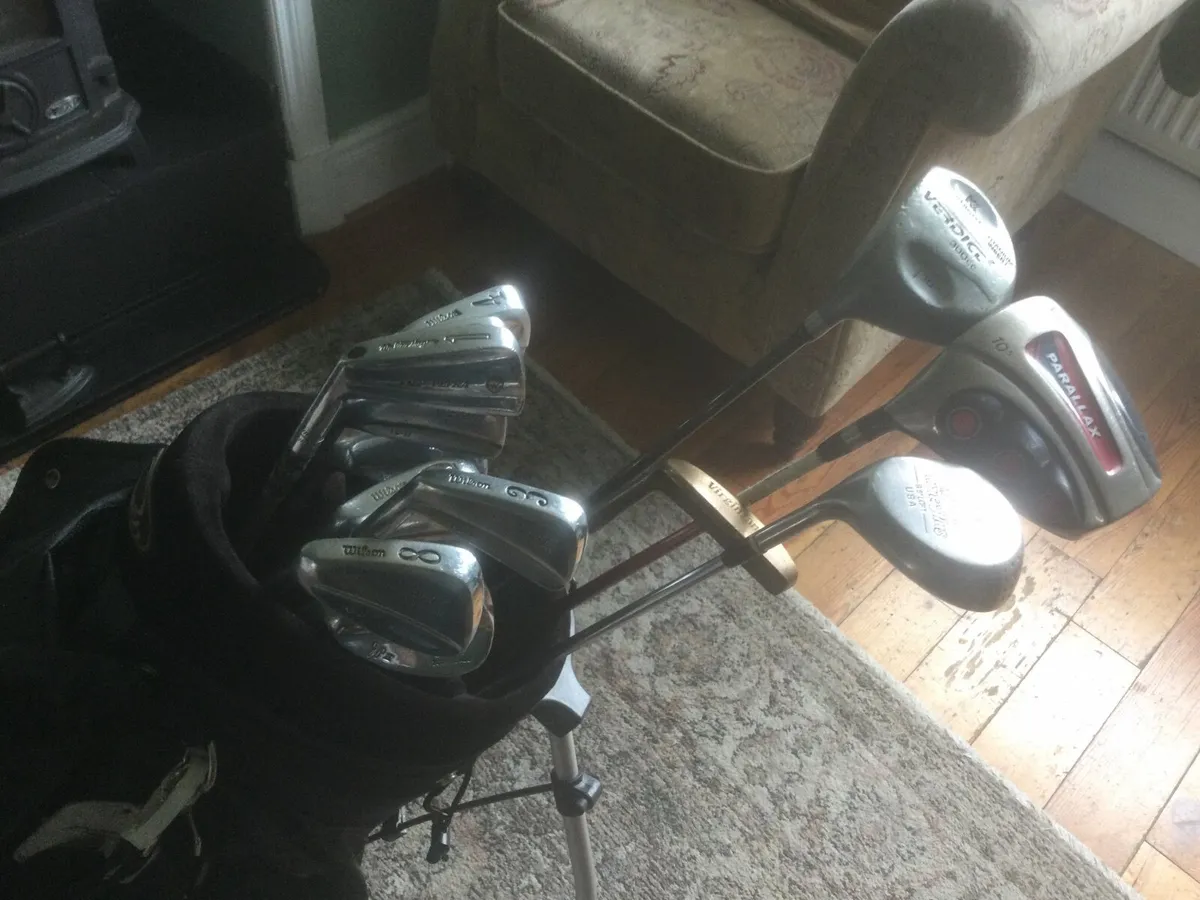 Set off golf clubs - Image 1