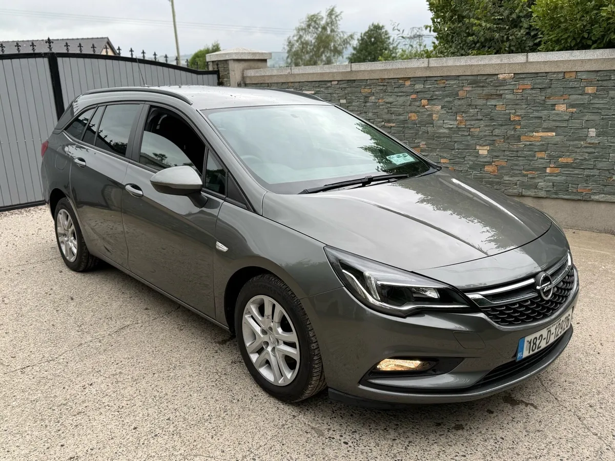 2018 (182) opel Astra estate - Image 1