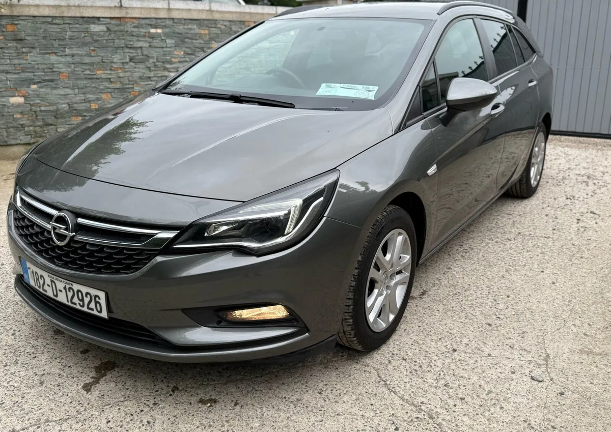 2018 (182) opel Astra estate - Image 2