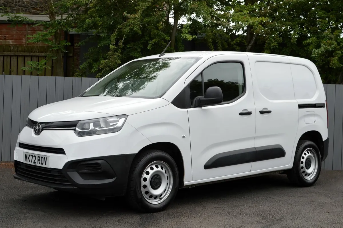 2022 Toyota Proace City 1.5 BlueHDi Active Short - Image 1