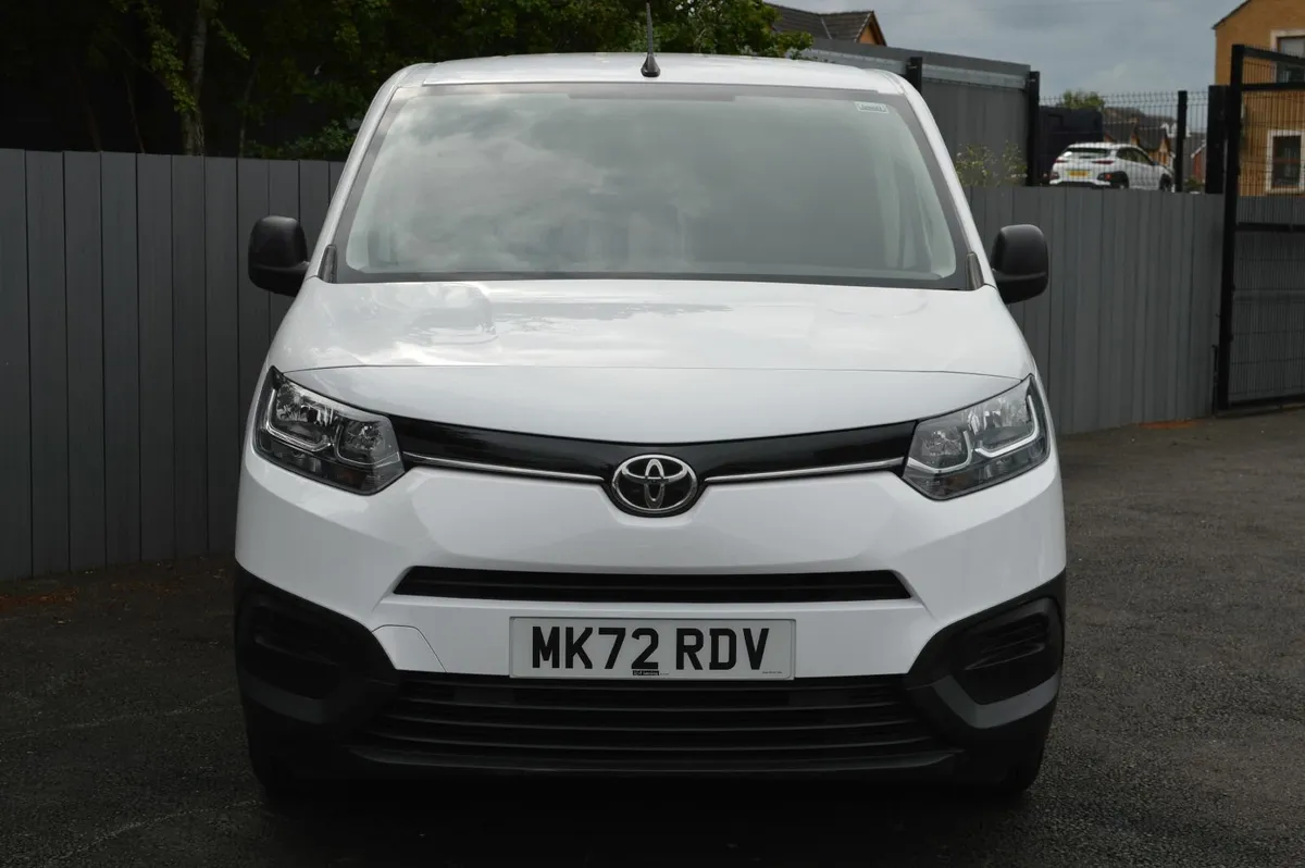 2022 Toyota Proace City 1.5 BlueHDi Active Short - Image 2