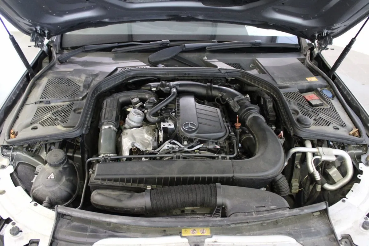 Mercedes-Benz C-Class C 200 D Avantgarde - Image 4