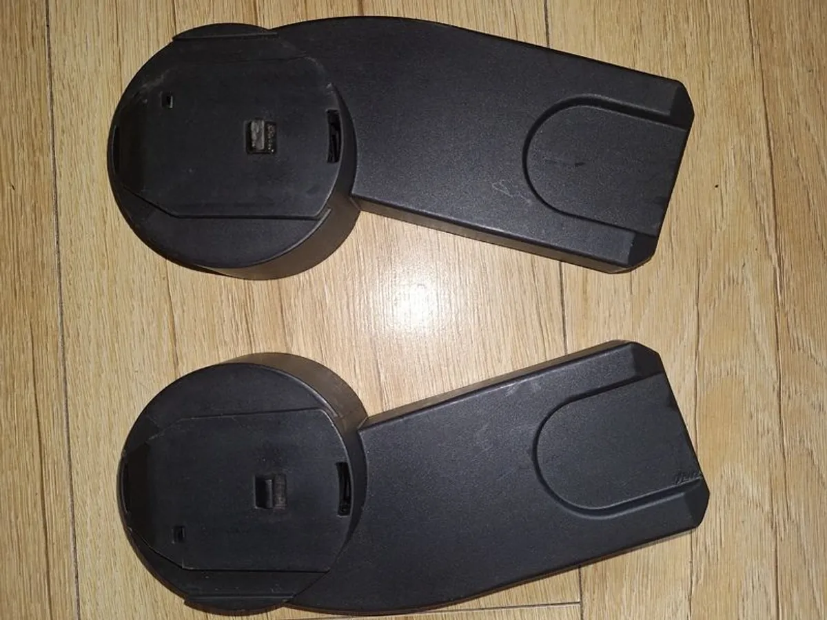CYBEX car seat adapters & cup holder - Image 1