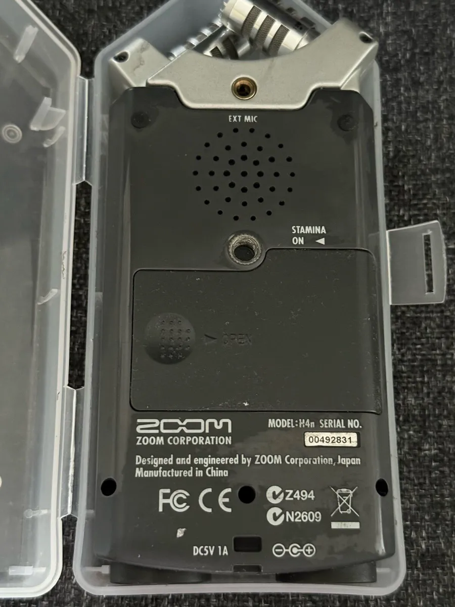 Zoom H4n Handy Recorder - Image 2