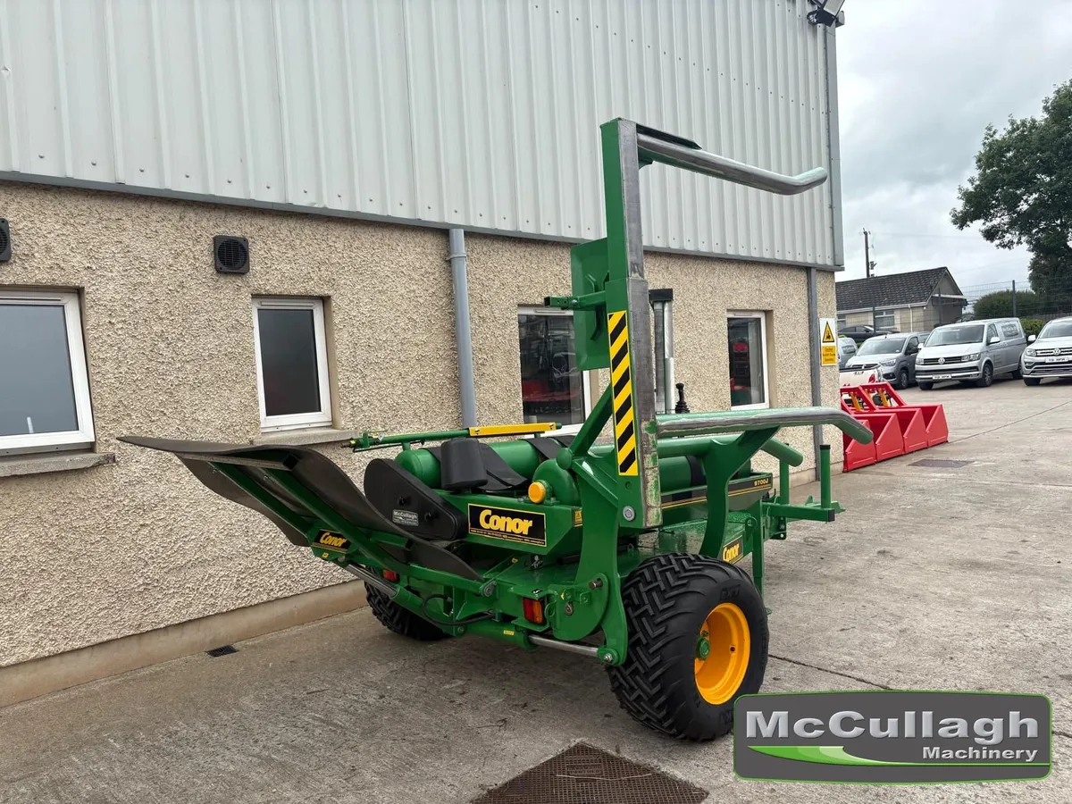 2014 Conor 9700J Round Bale Wrapper - Image 2