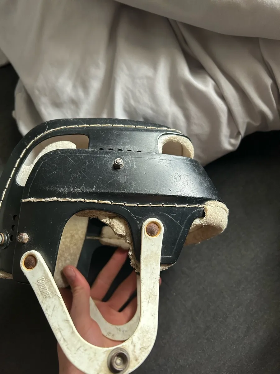 Hurling helmet - Image 3