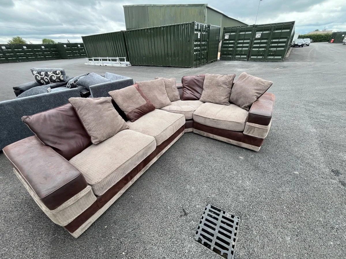 Brown/ beige corner sofa set couch - Image 4