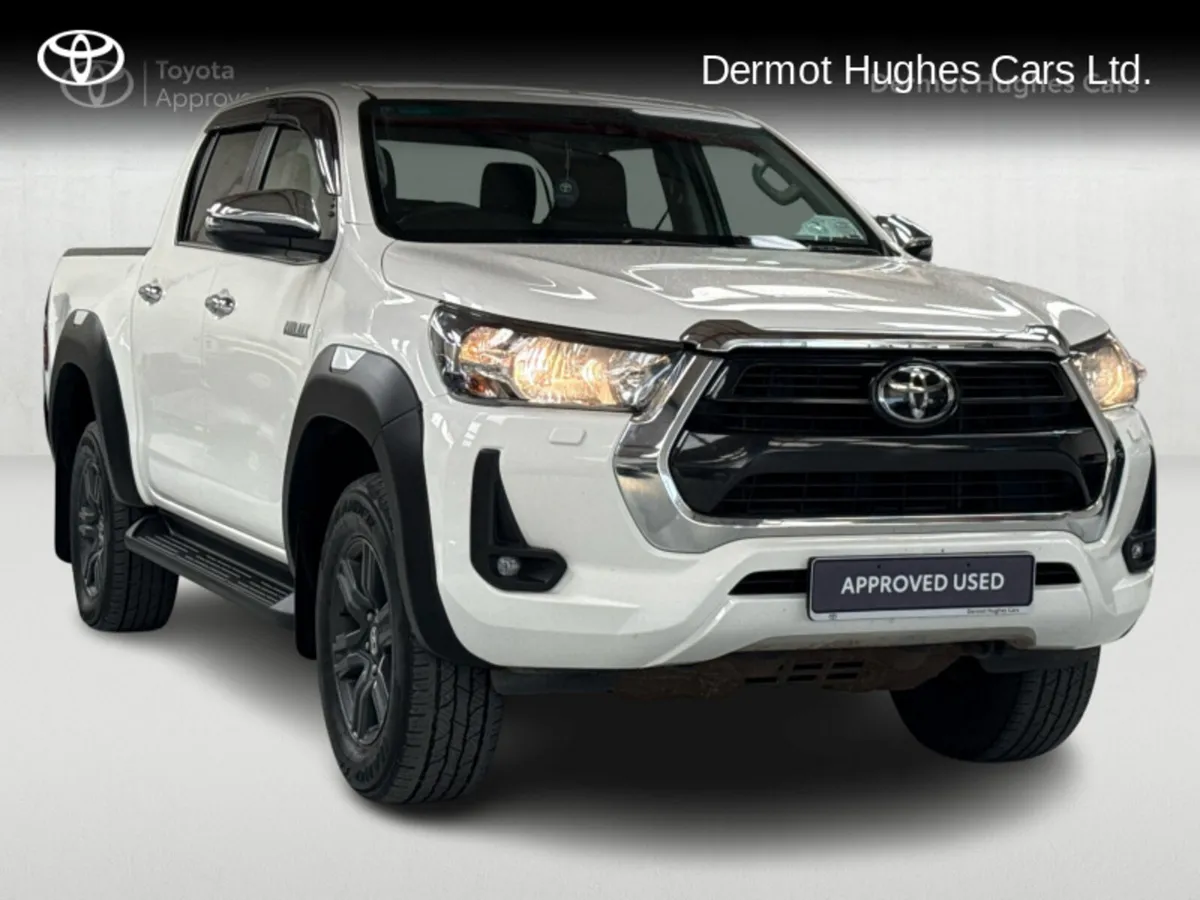 Toyota Hilux 2.4 SR5 DOUBLE CAB 4DR - Image 1