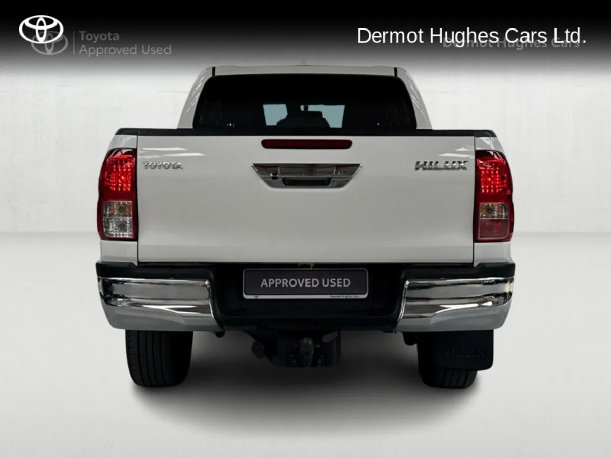 Toyota Hilux 2.4 SR5 DOUBLE CAB 4DR - Image 3