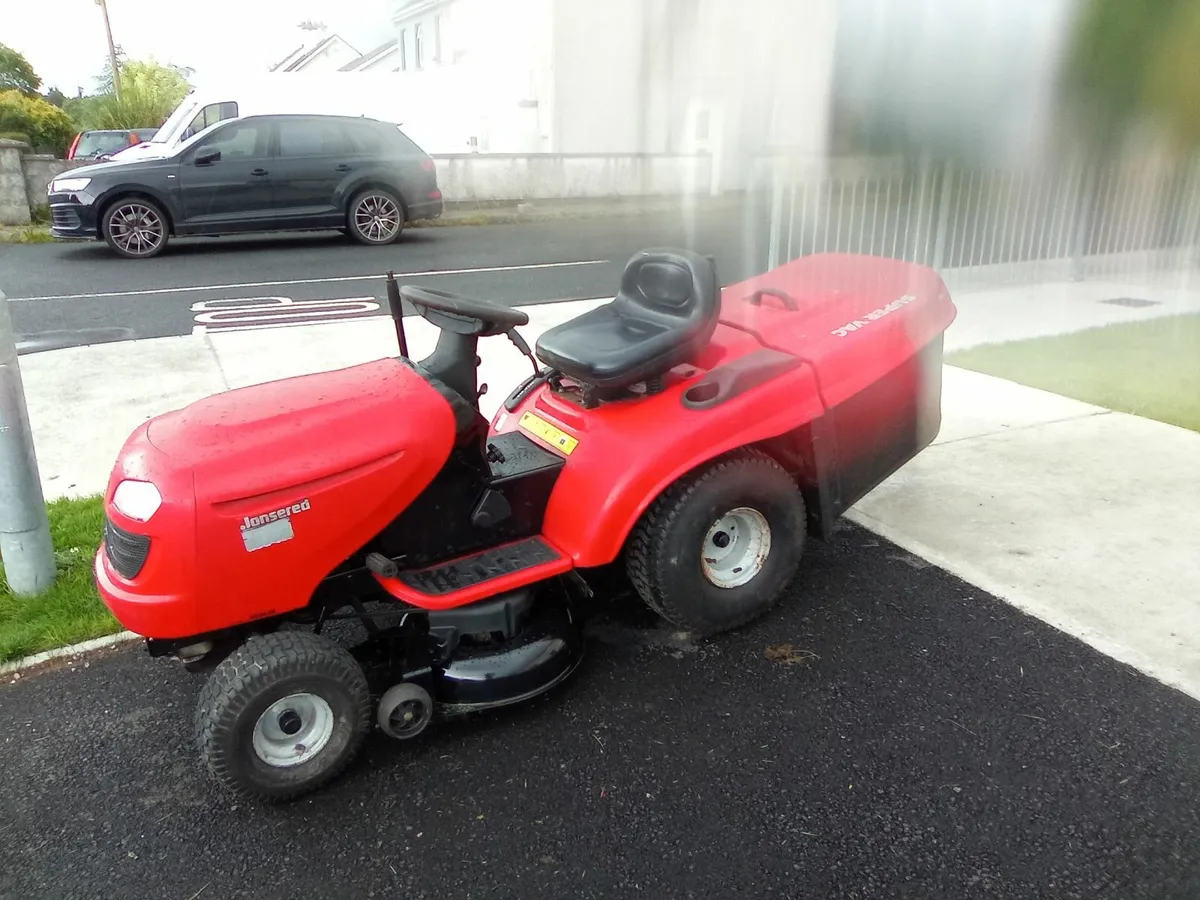 Jonsered ride on lawnmower - Image 1