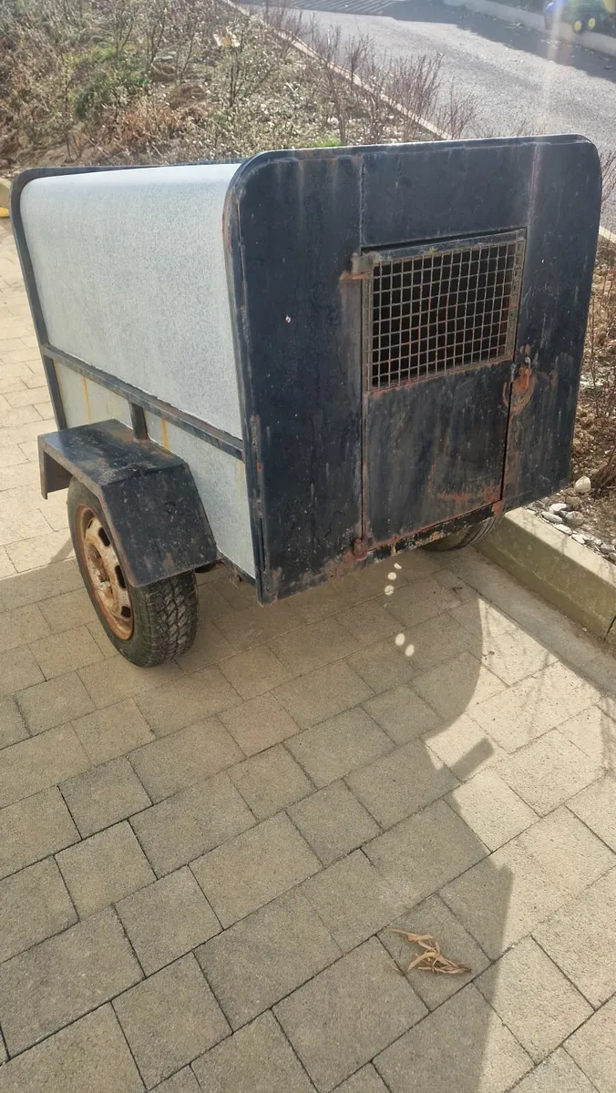 trailer - Image 1