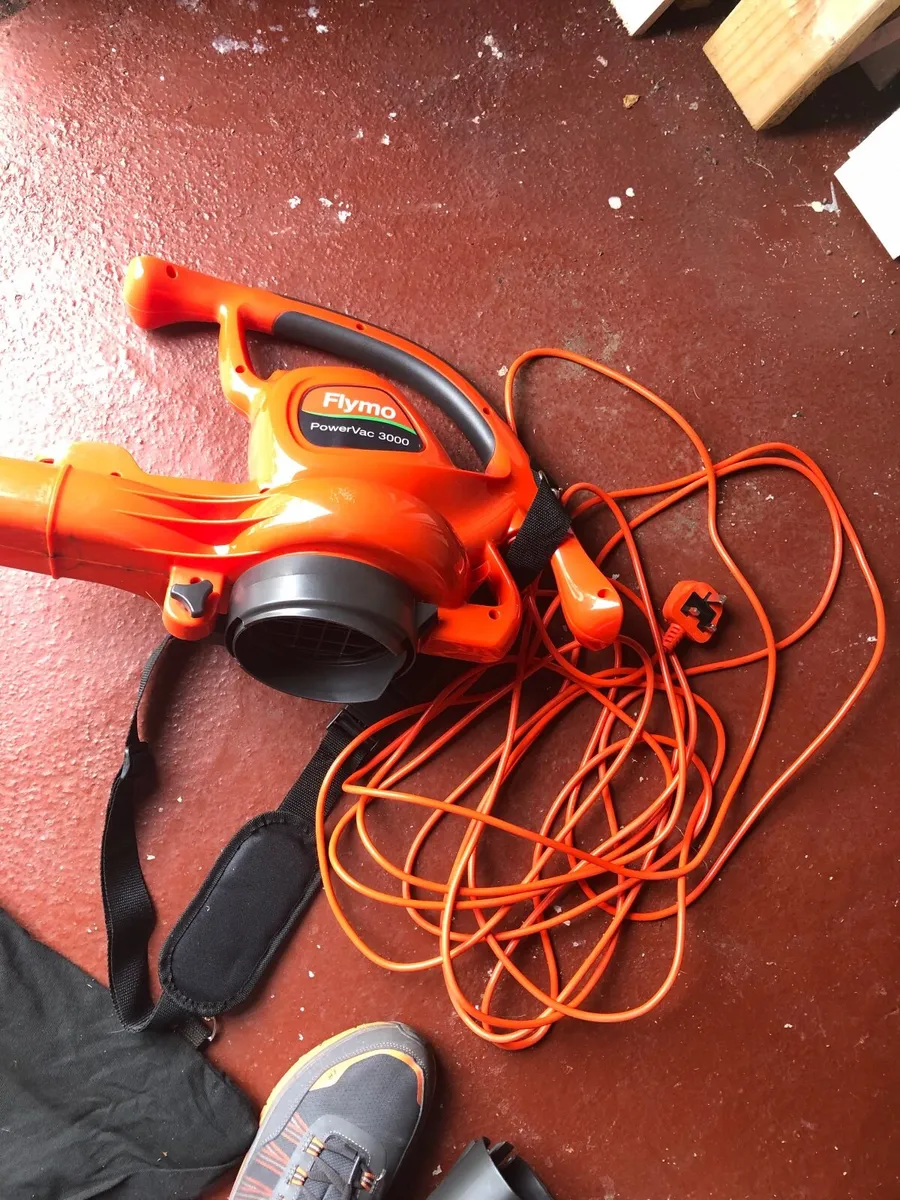 Leaf Blower/ Vacuum - Image 2