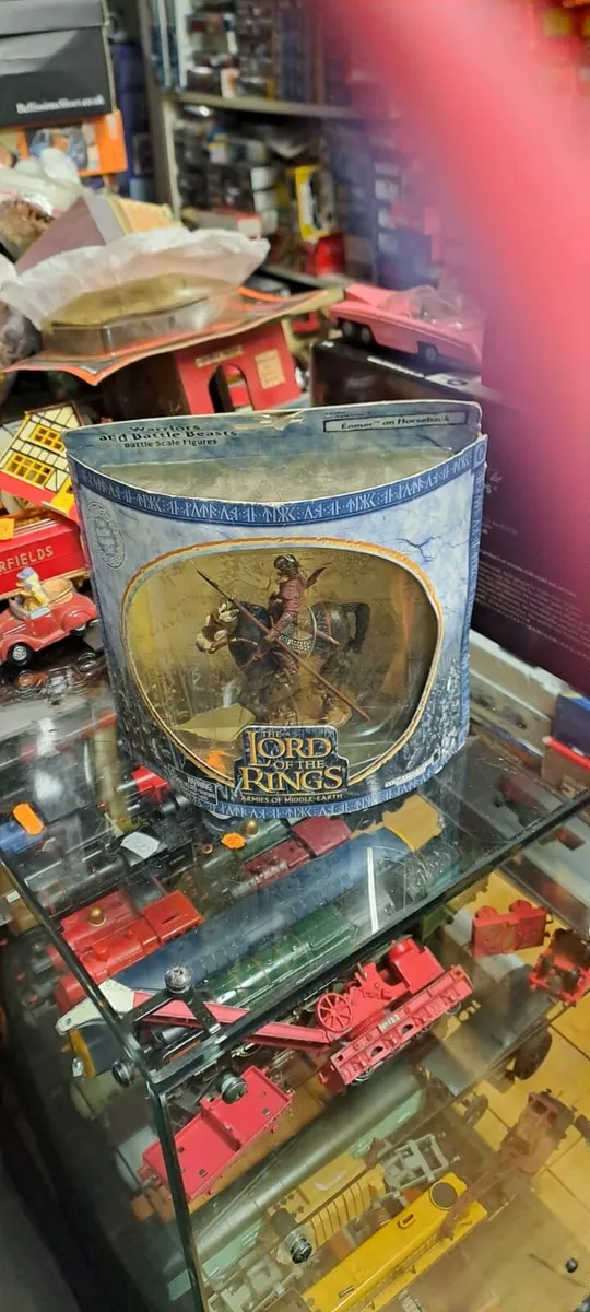 Lord of the Rings Figure on Horse Back - Image 3