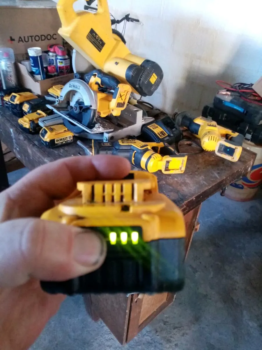 Dewalt 18v XR LI-ION Battery Recipricator Saw - Image 4