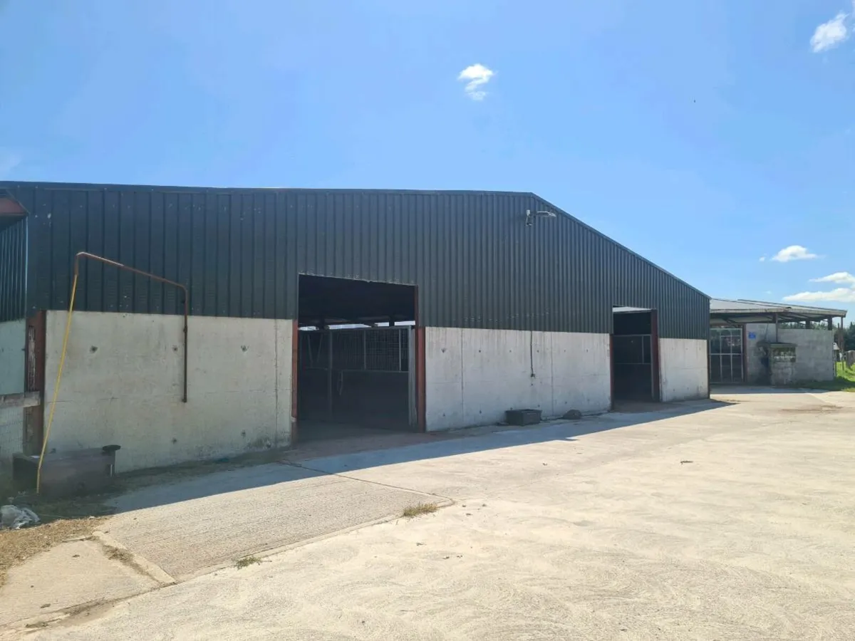 Stable Yard - Image 2